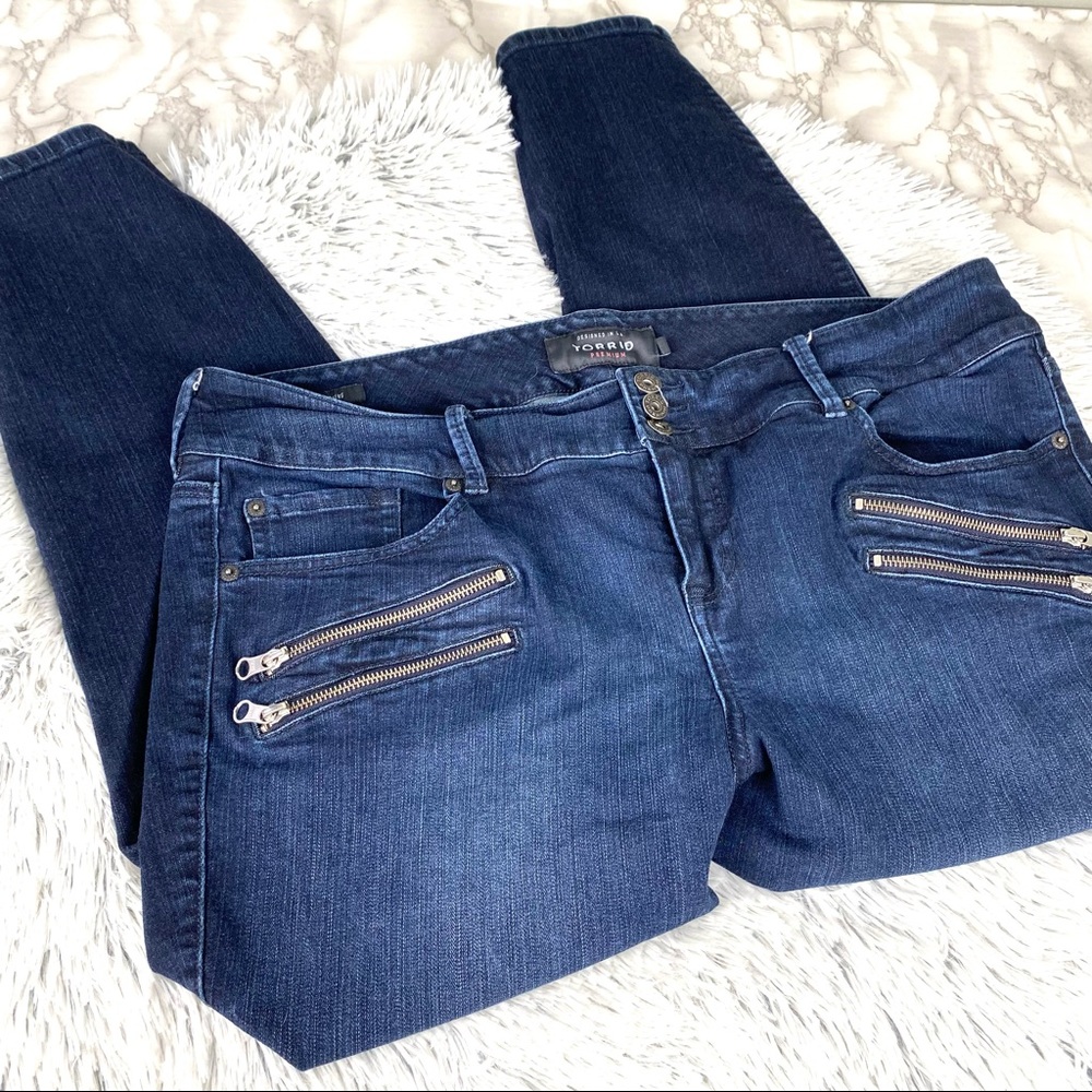 Torrid Premium Dark Wash Zipper Skinny Jegging Jeans EUC